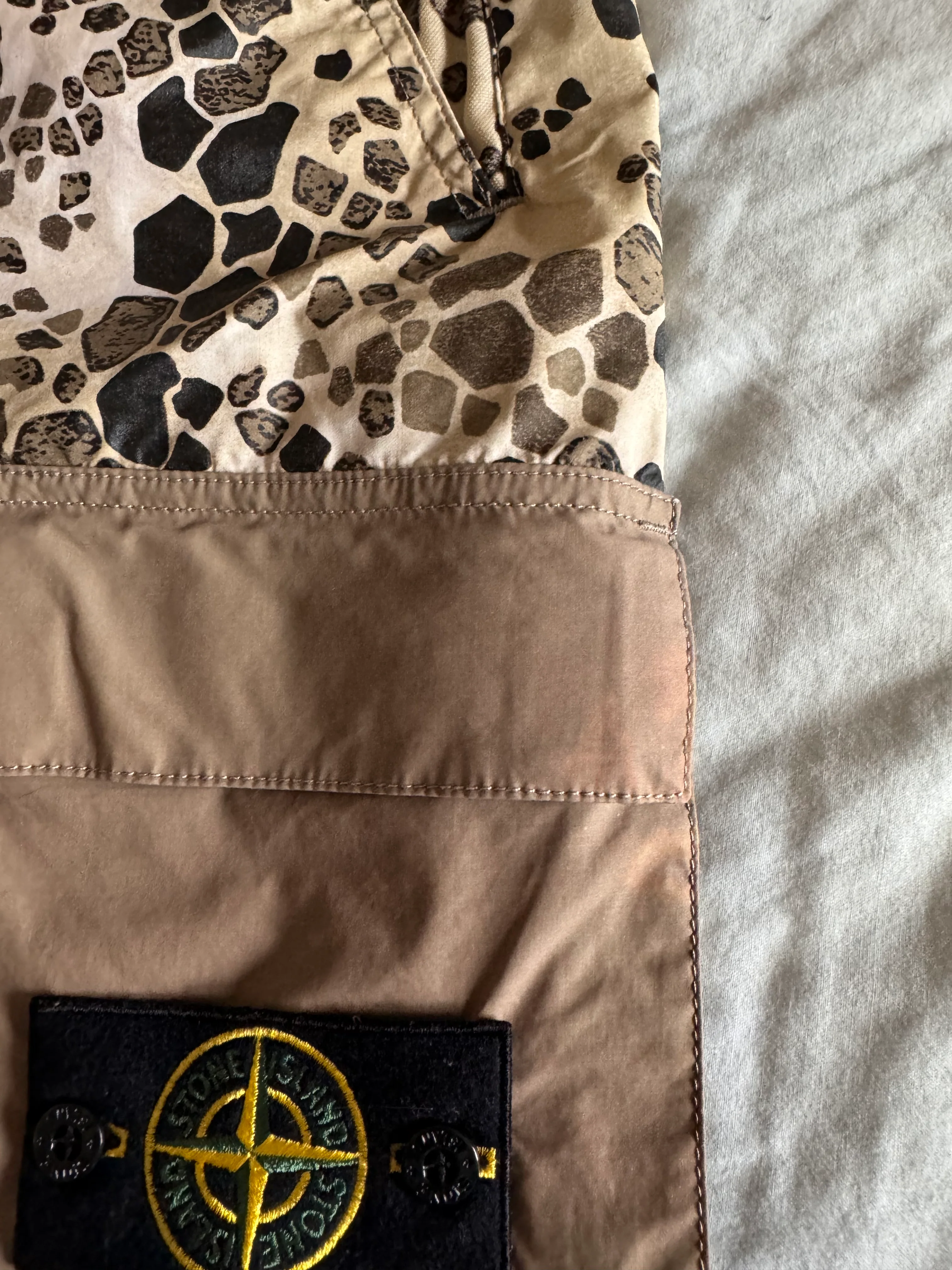 Stone Island 'Alligator Camo' Shorts - W30 - Image 4