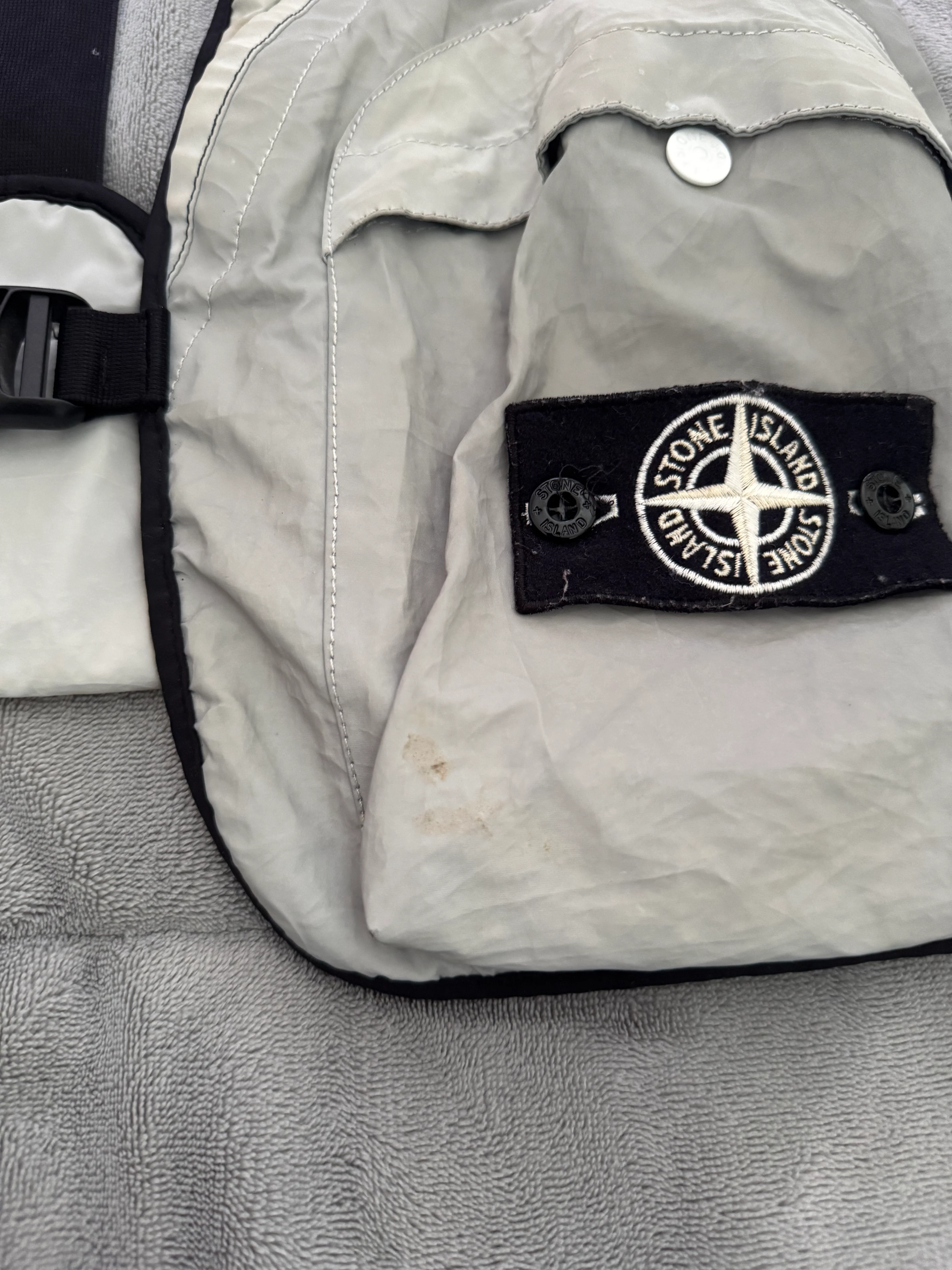 Stone Island ‘Plated Reflective' Utility Vest - Unisize - Image 4