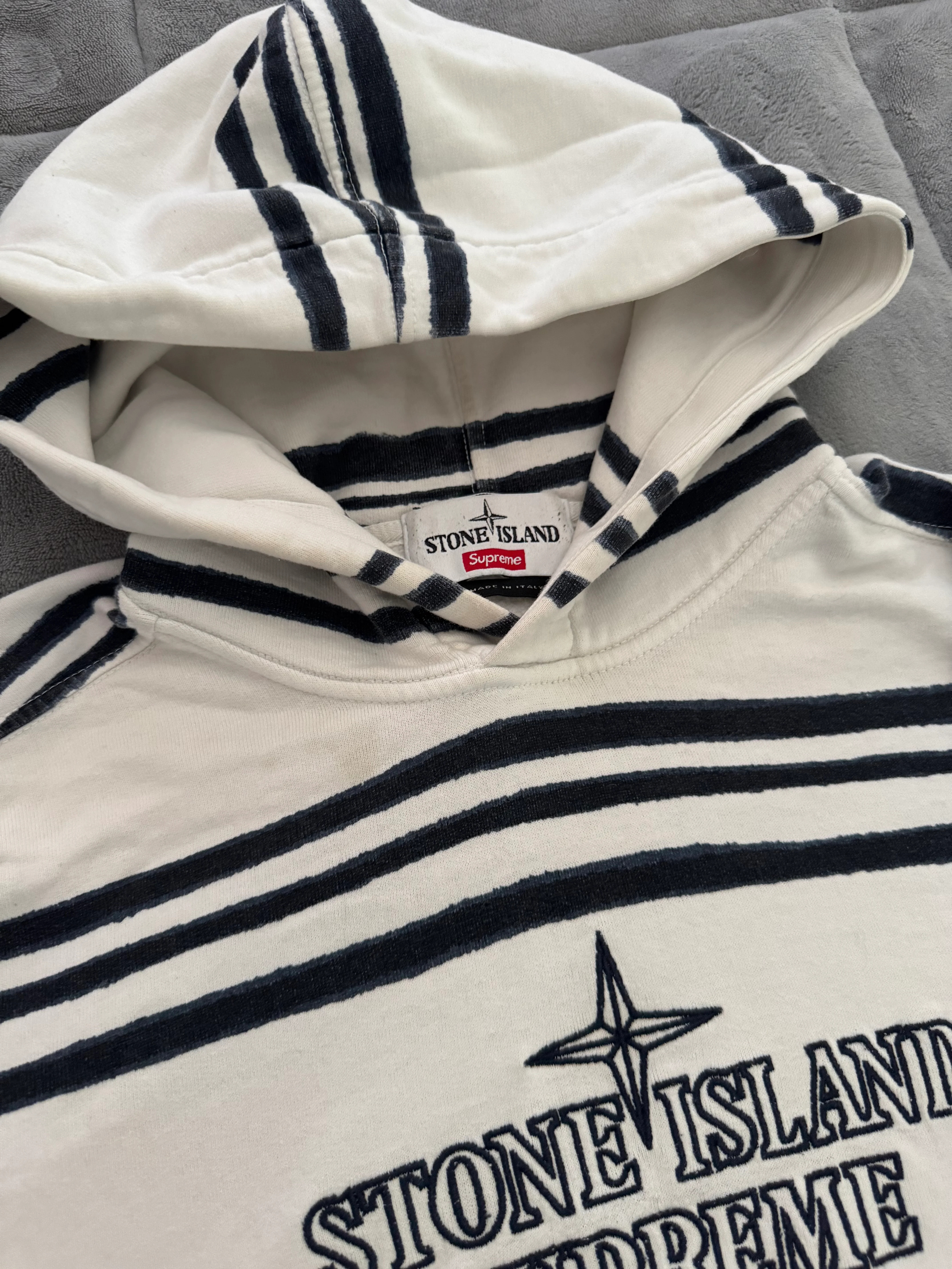 Stone Island x Supreme 2020 White Hoodie - Small - Image 3