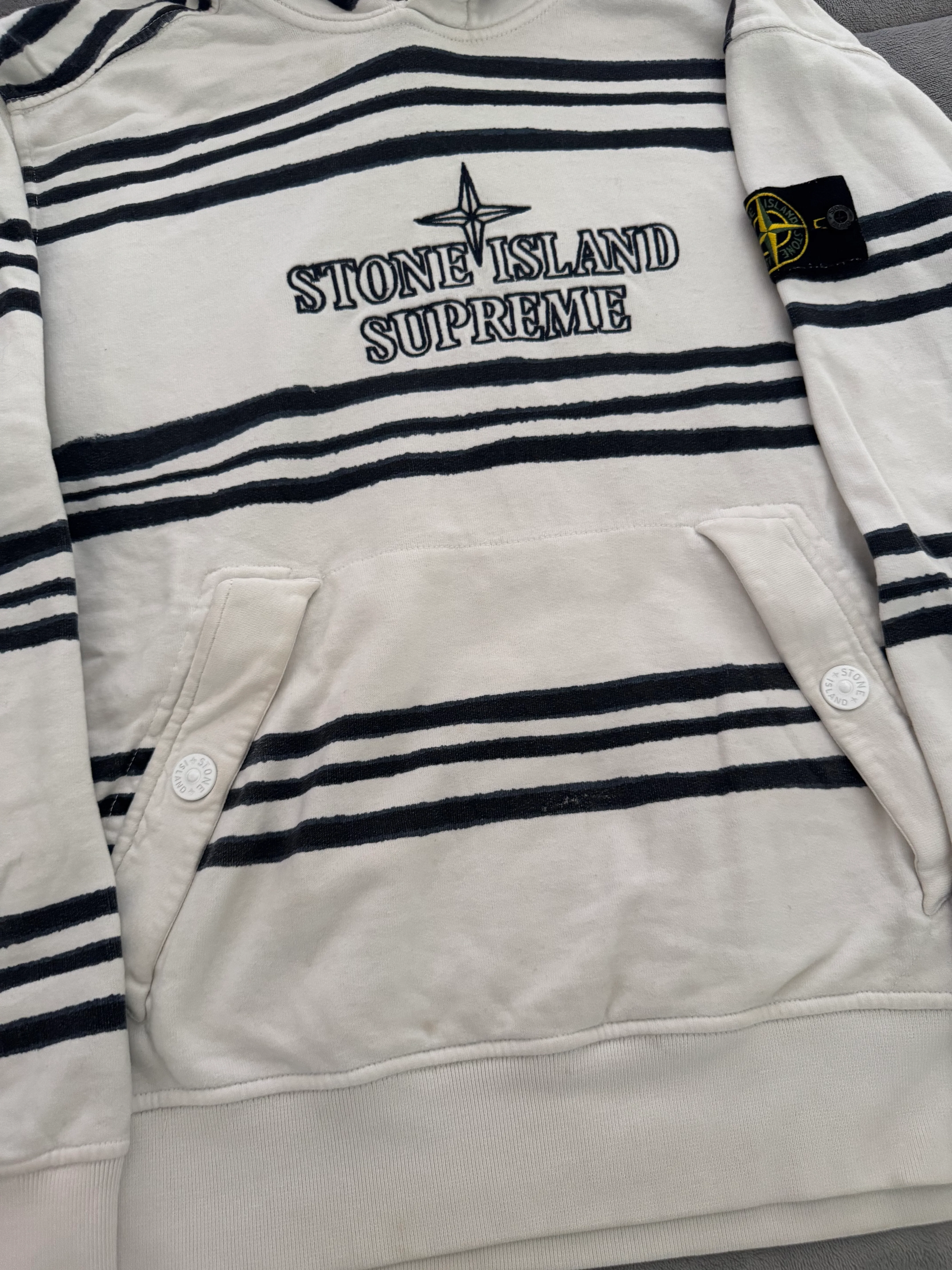 Stone Island x Supreme 2020 White Hoodie - Small - Image 4